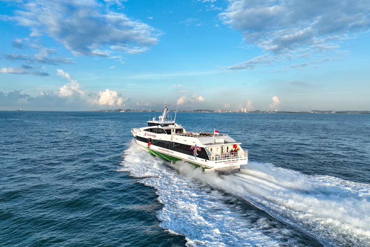 Ekajaya Matra fast ferry underway between Bali and Lombok